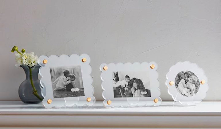 Scalloped Acrylic Photo Frame