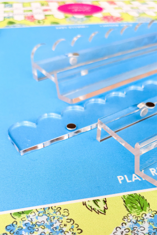 Clear Scalloped Mahjong Racks