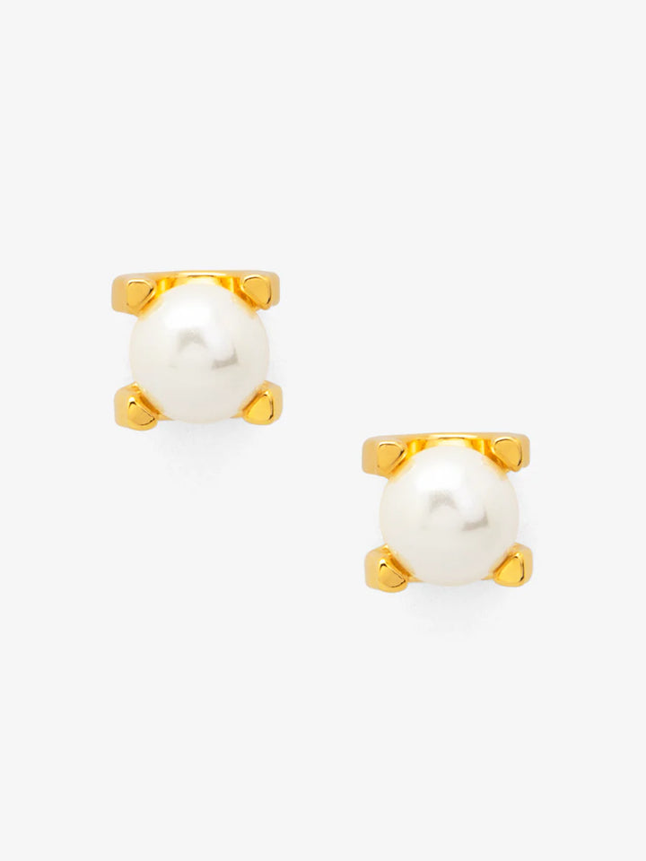 Pearl Stud in Gold Setting
