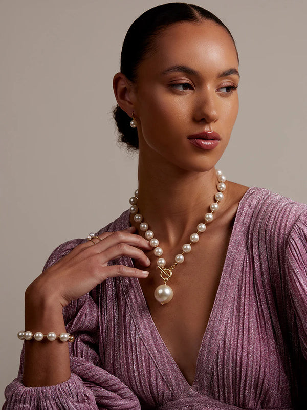 Pearl Collar Necklace with Pearl Pendant