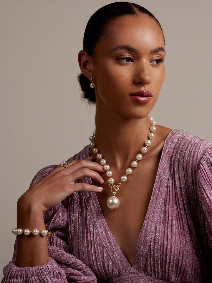 Pearl Collar Necklace with Pearl Pendant