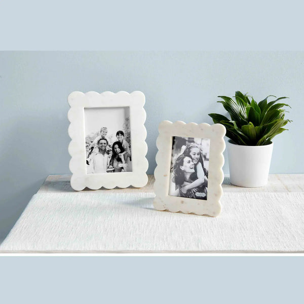 Scallop Marble Frame
